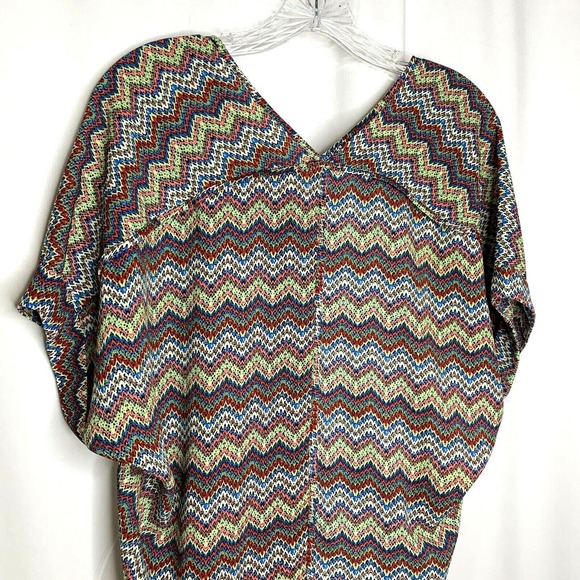 LUSH Womens Blouse Top Size Small Abstract V Neck Tunic Length Blue Cream Red - Picture 7 of 8
